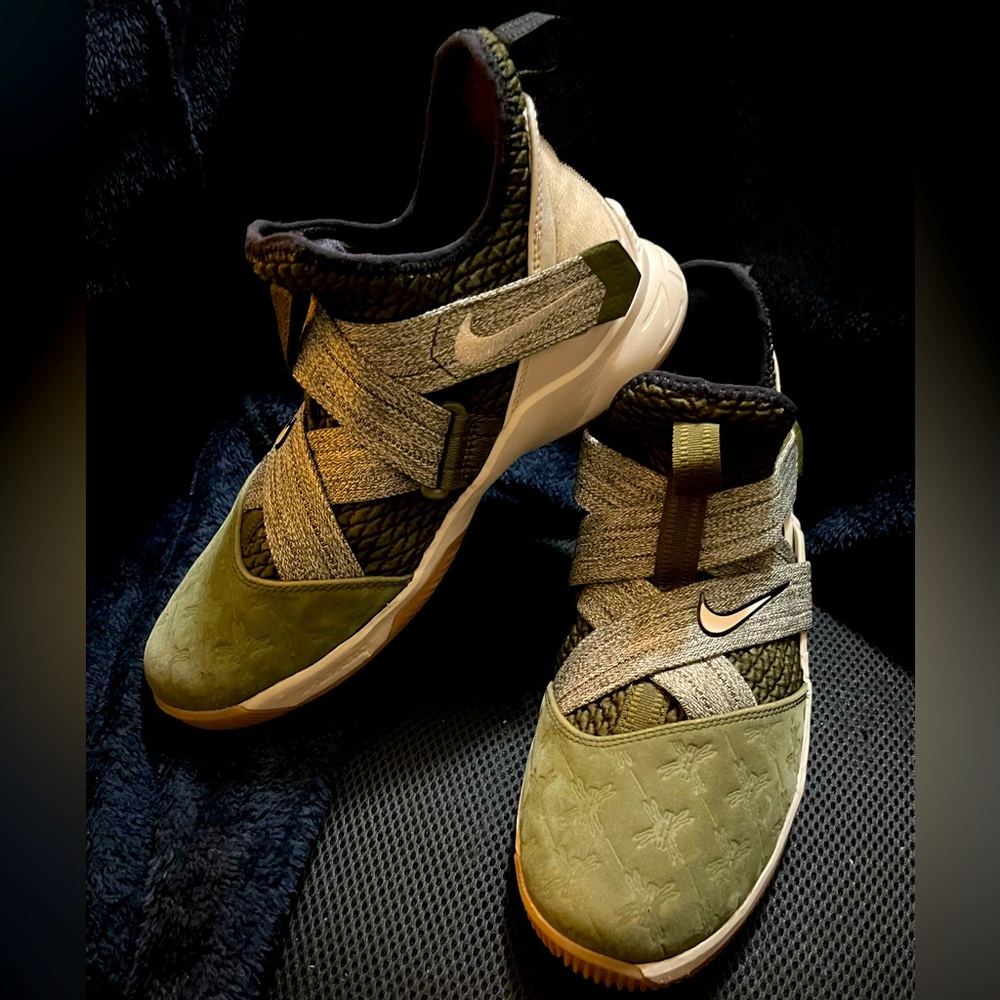 Kids youth Lebrun James sneakers